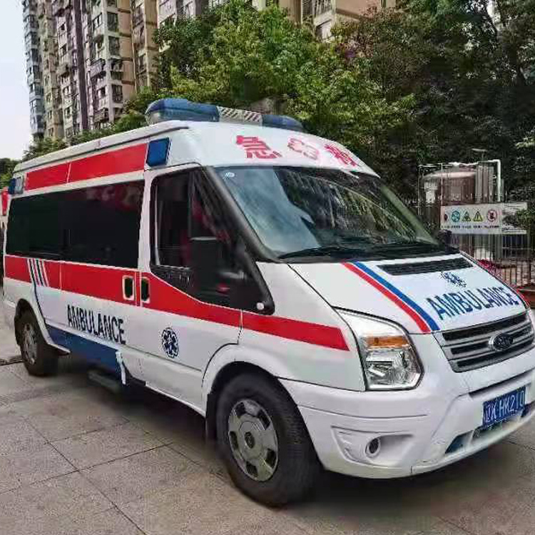 德宏长途救护车护送病人返乡
